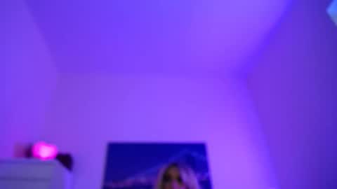 tinkerbell822 online show from February 15, 8:44 am