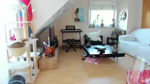 Tiny online show from September 12, 6:35 am