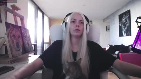 stage Kylie Sinner  brand CLITBAIT online show from September 13, 10:07 pm