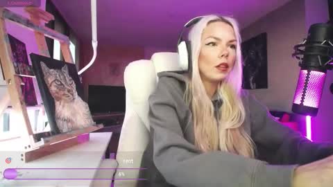 stage Kylie Sinner  brand CLITBAIT online show from March 4, 10:27 pm