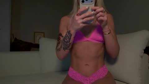 tinytayy online show from March 3, 4:18 am