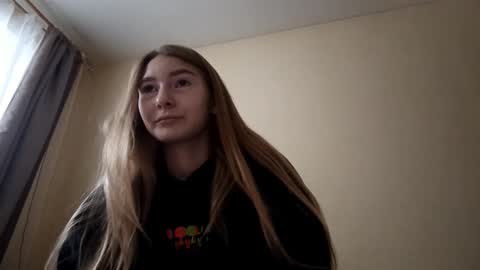 Hi Im Carry 18 years old online show from November 21, 6:59 am