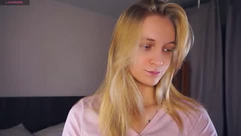 Mary online show from November 18, 6:36 am