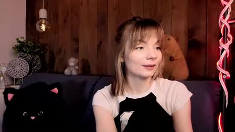 Melissa online show from July 18, 8:33 pm
