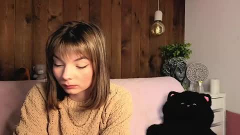 Melissa online show from June 3, 8:03 pm