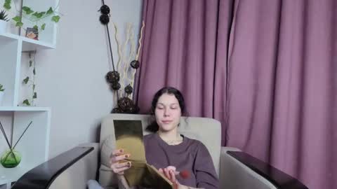 Lyna online show from November 28, 12:41 pm