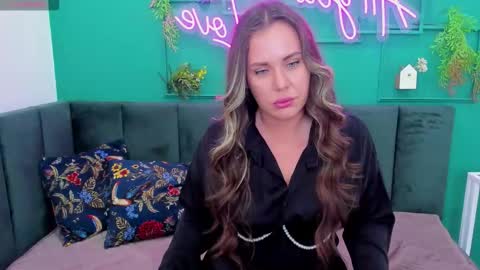 Tracy online show from November 9, 1:33 am