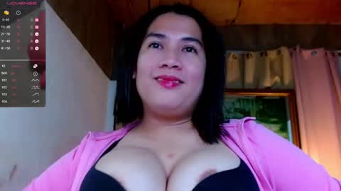 travelergirl online show from May 4, 4:55 pm