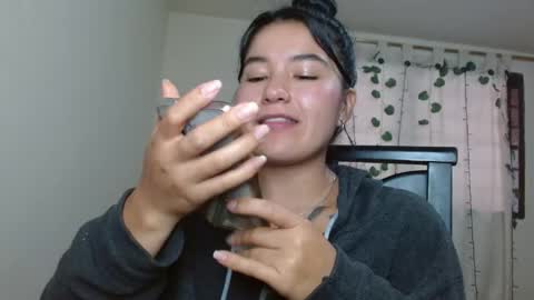 trebol_4 online show from April 17, 8:00 pm