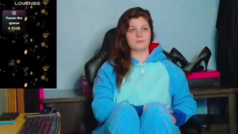 TreeJeanne online show from November 1, 12:04 am