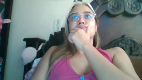 triana_bell online show from January 24, 3:13 pm