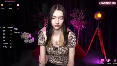 trix_void online show from February 3, 11:37 am