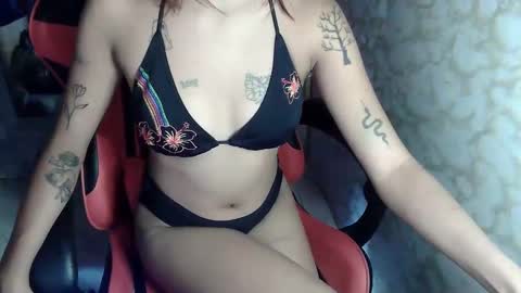 trixie_loresucker online show from October 25, 7:49 am