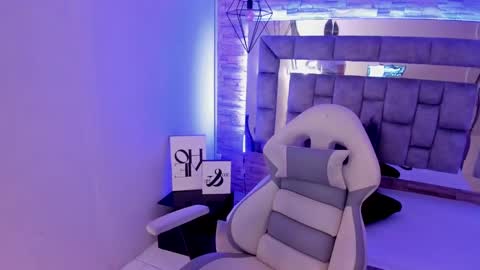   online show from January 14, 12:03 pm