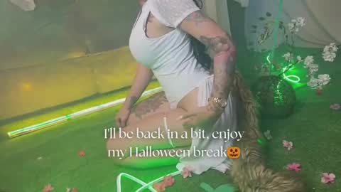   online show from October 8, 5:50 pm