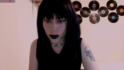 Cait online show from October 7, 1:54 am