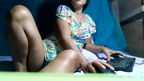 Mae online show from December 11, 9:12 pm