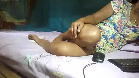 Mae online show from February 5, 11:39 pm