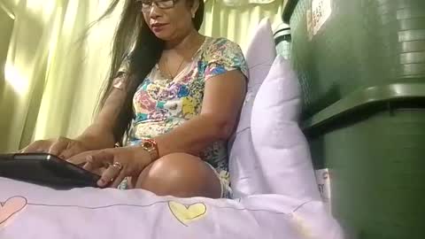 Mae online show from October 30, 11:50 pm