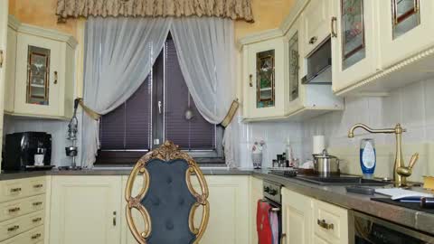 Tunde online show from April 12, 7:55 am