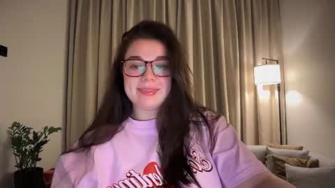 Ariana online show from June 5, 8:37 pm