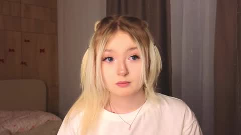 twinklefluff online show from January 12, 5:07 pm