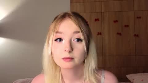 twinklefluff online show from March 1, 5:01 pm