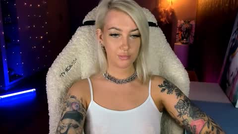 Miley online show from March 22, 2:45 pm