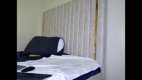 tyla_cerry online show from September 19, 9:30 am