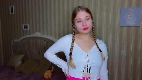 Hannah online show from December 24, 11:28 am