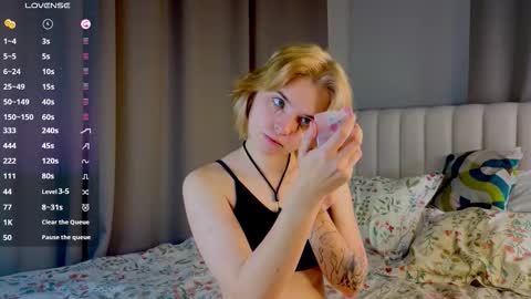 Polly online show from October 26, 3:07 pm