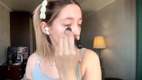 Emily online show from November 25, 10:06 am