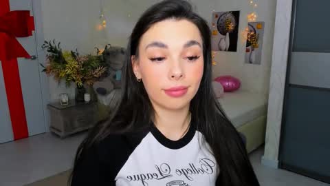 Patricia online show from March 3, 7:03 pm