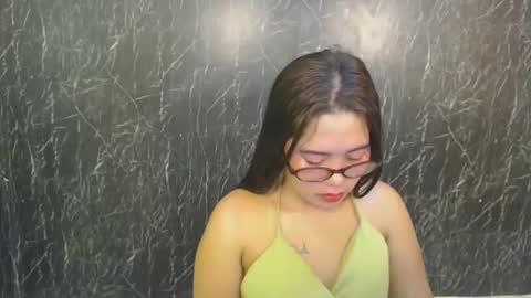 ur_prettychelsie18 online show from April 25, 1:41 pm