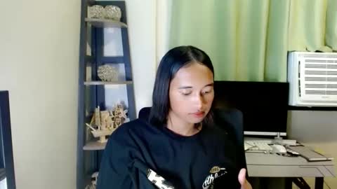 Ellie online show from February 18, 4:11 am