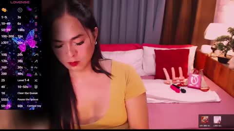 ur_sugarbabyx online show from June 5, 7:25 am