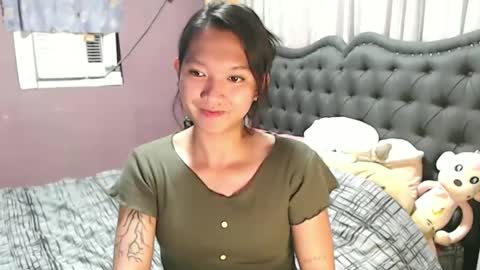 NEWRA  ALLISON online show from March 25, 4:49 am