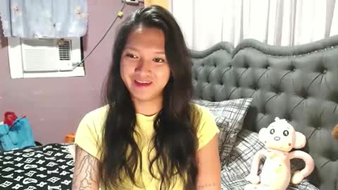 NEWRA  ALLISON online show from April 2, 11:46 pm