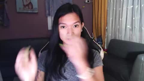 NEWRA  ALLISON online show from December 3, 10:12 pm