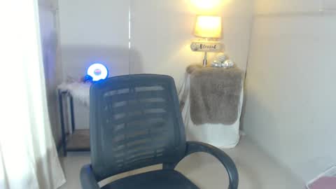 urcrushnextdoor_ online show from February 23, 9:06 am