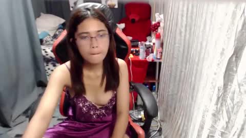 urdreamgirljayne online show from January 7, 1:24 pm