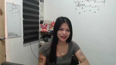 hi im kim online show from December 30, 1:04 am