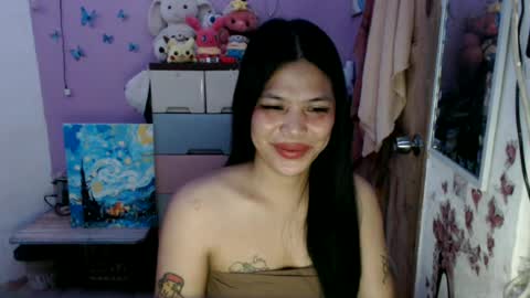 hi im kim online show from June 27, 12:23 am