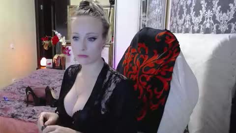 UrSecretTreasure88 online show from October 21, 11:25 am