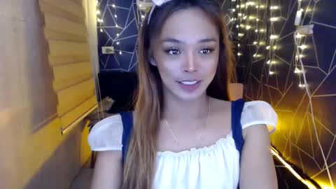 TYRA online show from October 27, 10:44 am