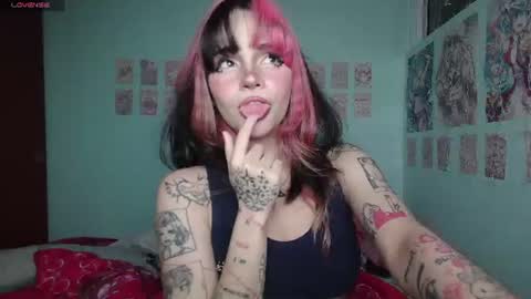 uryukim_ online show from June 10, 4:55 am