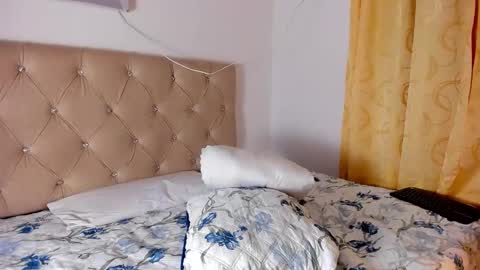 Vahiolet smith online show from October 1, 3:11 am