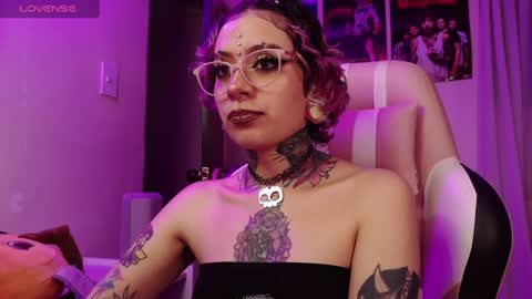 Vainilla Independent model online show from January 24, 1:03 am