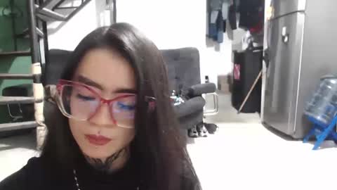 vaiolet online show from October 8, 4:39 am