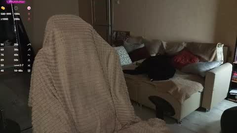 Val online show from February 13, 9:05 pm